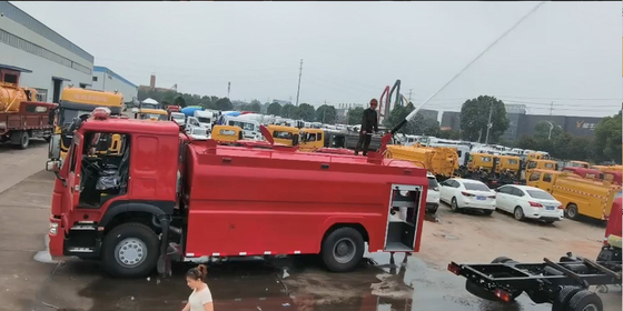 Sinotruk HOWO het Water Bespuitende Vrachtwagen 10000L van de Brandbestrijdingshoge druk