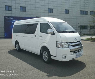 Gebruikte de Passagiersbus 15 Seater-Bus 5 van 2.4L 82kw Snelheidshandboek