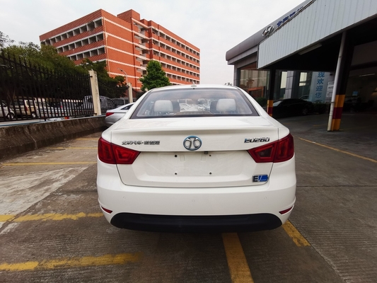 EU260 elektrische Sedanauto 100kw 260NM