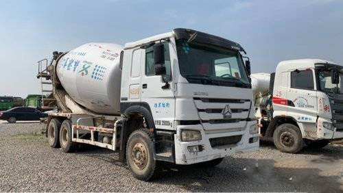 gebruikte de Concrete Mixer van 14m3 Sinotruk Op zwaar werk berekende Vrachtwagenseuro 4 340HP