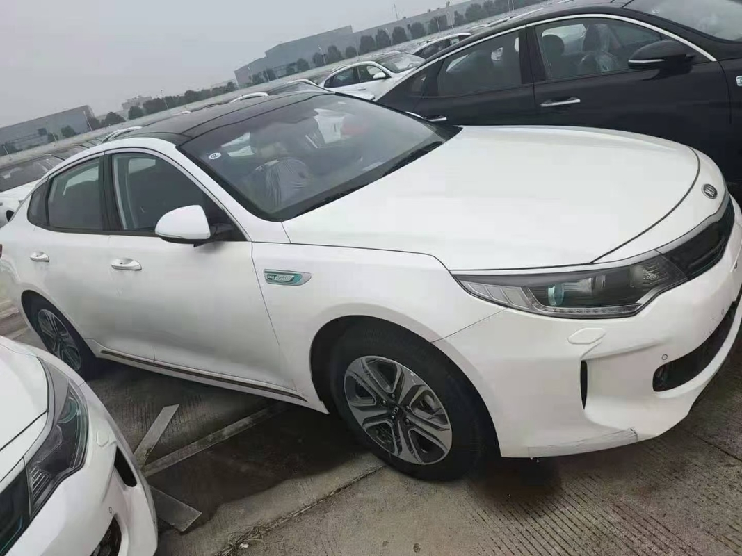De Hybride 2.0L GLS 6 Snelheid van Kia K5 BIJ Sedan Gebruikte Midsize-Auto 115kw